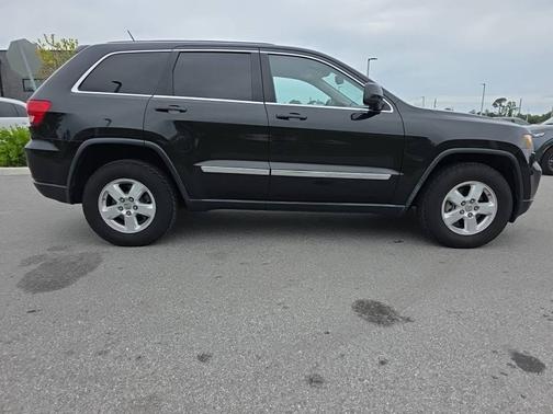 Brilliant Black Crystal Pearl 2012 Jeep Grand Cherokee RWD 4dr Laredo