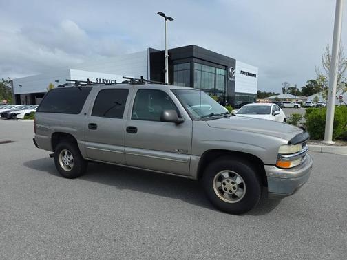 Tan 2000 Chevrolet Suburban 1500 LS
