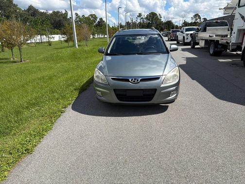 Light Green 2010 Hyundai Elantra Touring 4dr Wgn Auto SE