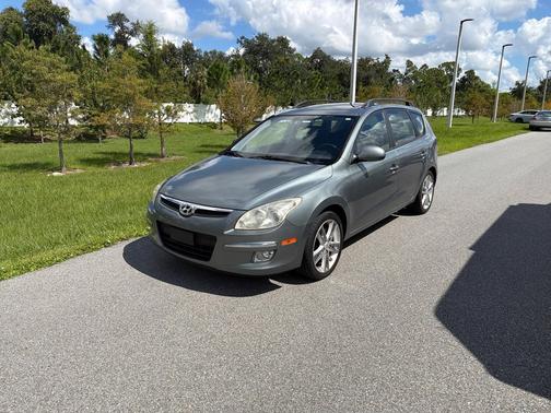 Light Green 2010 Hyundai Elantra Touring 4dr Wgn Auto SE