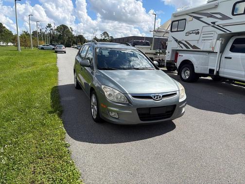Light Green 2010 Hyundai Elantra Touring 4dr Wgn Auto SE