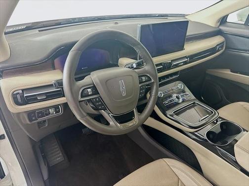Pristine White Metallic Tri-Coat 2023 Lincoln Nautilus Reserve FWD