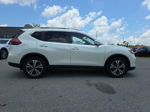 Pearl White Tricoat 2019 Nissan Rogue FWD SV