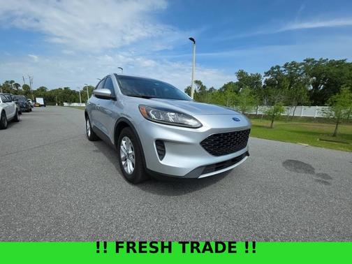 Ingot Silver Metallic 2020 Ford Escape SE FWD