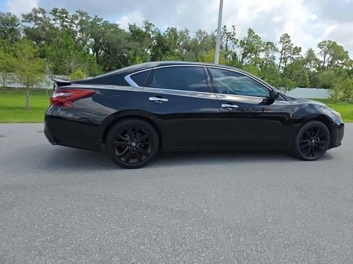 Super Black 2017 Nissan Altima 2017.5 2.5 SR Sedan