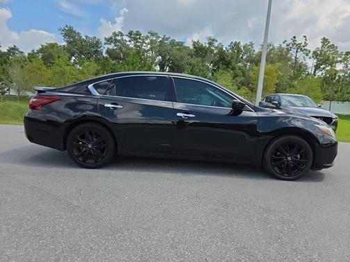 Super Black 2017 Nissan Altima 2017.5 2.5 SR Sedan