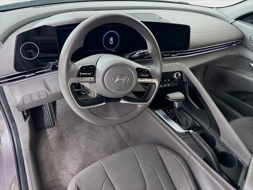 2024 Hyundai ELANTRA SEL IVT