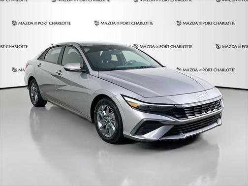 Fluid Metal 2024 Hyundai ELANTRA SEL IVT