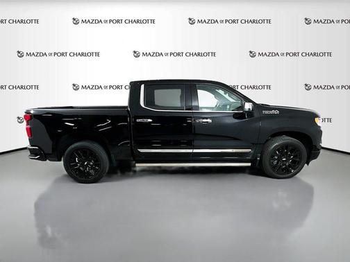 Black 2022 Chevrolet Silverado 1500 4WD Crew Cab 147" High Country