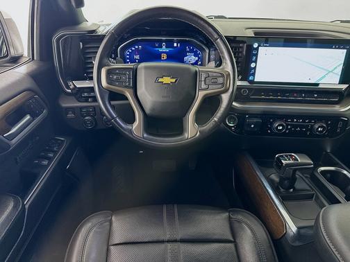 Black 2022 Chevrolet Silverado 1500 4WD Crew Cab 147" High Country