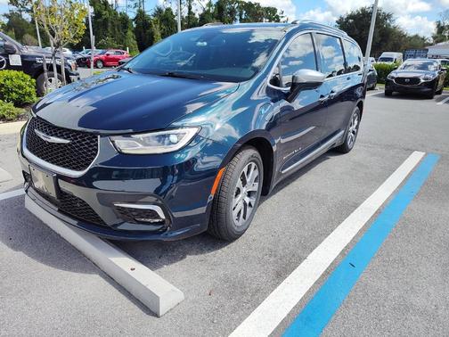 2022 Chrysler Pacifica Hybrid Pinnacle