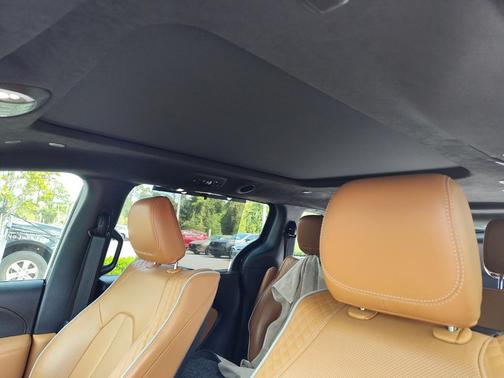 2022 Chrysler Pacifica Hybrid Pinnacle