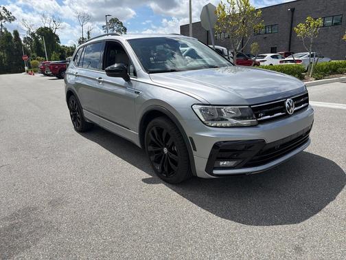 Pyrite Silver Metallic 2021 Volkswagen Tiguan 2.0T SE R-Line Black FWD