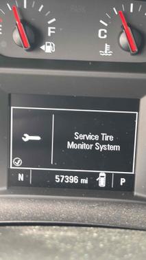 Summit White 2019 Chevrolet Traverse FWD 4dr LS w/1LS