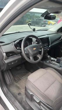 Summit White 2019 Chevrolet Traverse FWD 4dr LS w/1LS