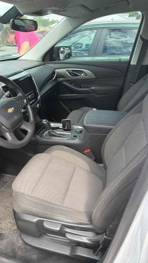 Summit White 2019 Chevrolet Traverse FWD 4dr LS w/1LS