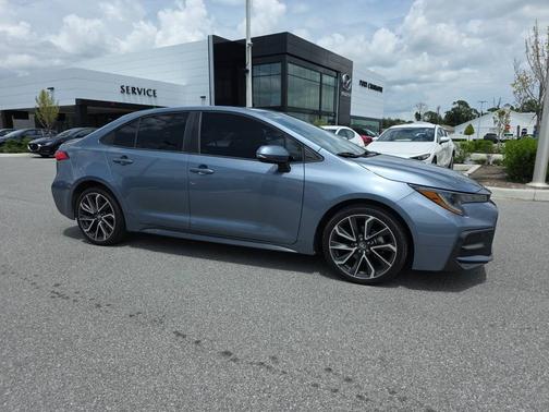 Celestite 2020 Toyota Corolla SE CVT (Natl)