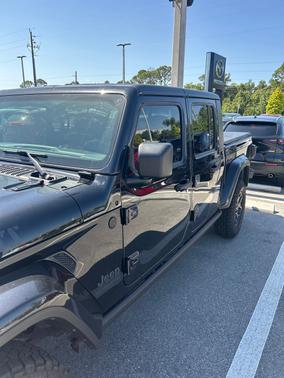 Black Clearcoat 2021 Jeep Gladiator Willys 4x4