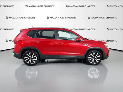 Kings Red Metallic 2022 Volkswagen Taos SE 4MOTION