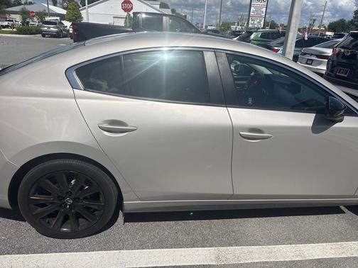 Platinum Quartz Metallic 2025 Mazda Mazda3 2.5 S Select Sport FWD