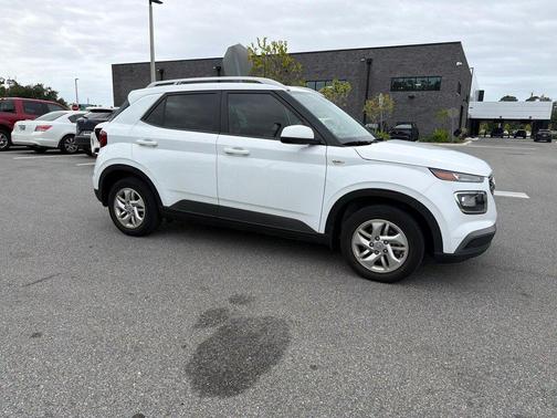 Ceramic White 2020 Hyundai VENUE SEL IVT