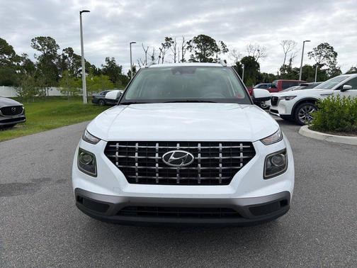 Ceramic White 2020 Hyundai VENUE SEL IVT