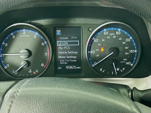 Super White 2017 Toyota RAV4 LE FWD (Natl)