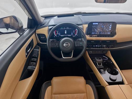 Pearl White Tricoat/Super Black 2023 Nissan Rogue AWD Platinum *Ltd Avail*
