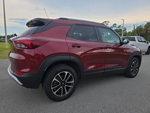 Crimson Metallic 2025 Chevrolet Trailblazer FWD 4dr LT