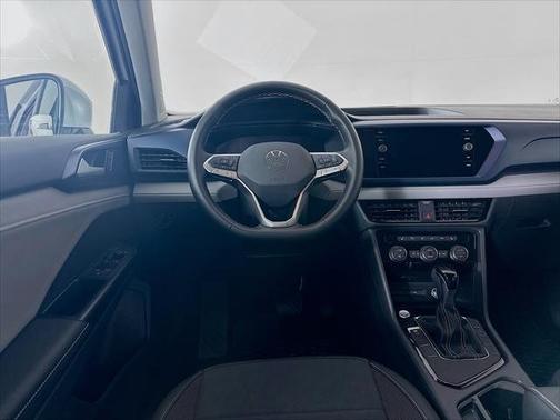 2024 Volkswagen Taos SE FWD