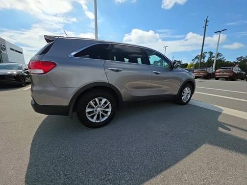 Titanium Silver 2016 Kia Sorento FWD 4dr 2.4L L