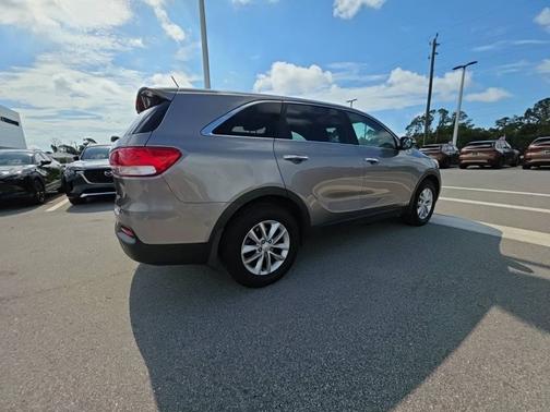 Titanium Silver 2016 Kia Sorento FWD 4dr 2.4L L