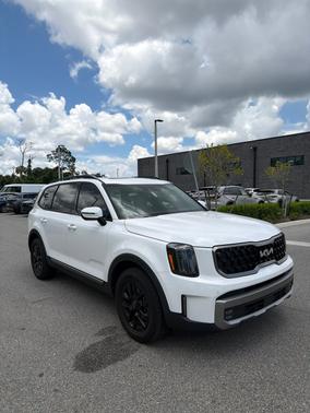 Glacial White Pearl 2023 Kia Telluride SX X-Pro AWD