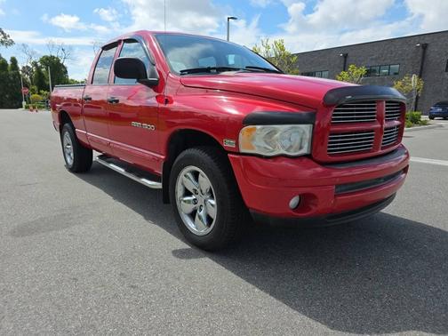 Deep Molten Red Pearl 2004 Dodge Ram 1500 4dr Quad Cab 140.5" WB 4WD SLT