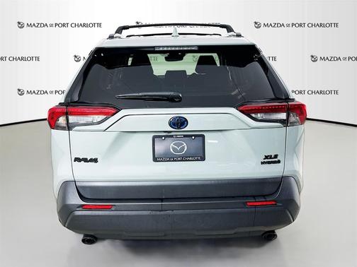 2022 Toyota RAV4 Hybrid XLE