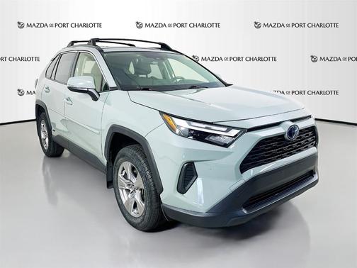 2022 Toyota RAV4 Hybrid XLE