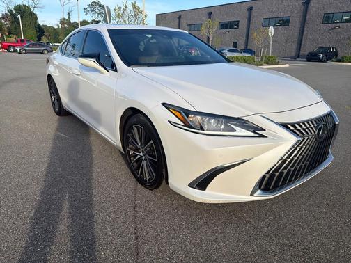 Eminent White Pearl 2025 Lexus ES 350 ES 350 FWD
