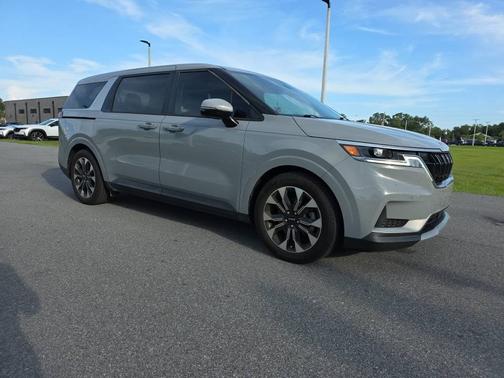 Ceramic Silver 2024 Kia Carnival EX FWD
