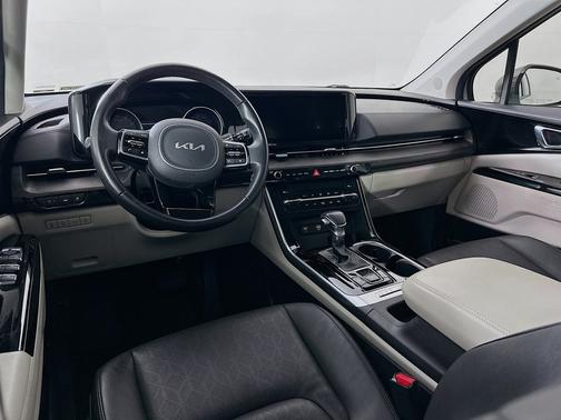 Ceramic Silver 2024 Kia Carnival EX FWD