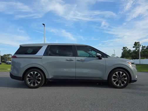Ceramic Silver 2024 Kia Carnival EX FWD
