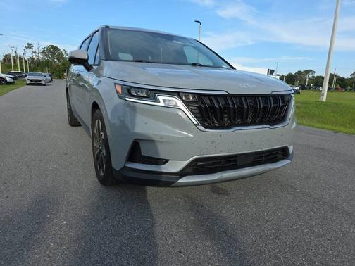 Ceramic Silver 2024 Kia Carnival EX FWD