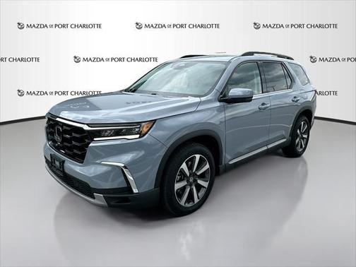 Sonic Gray Pearl 2025 Honda Pilot Touring AWD