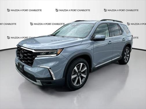 Sonic Gray Pearl 2025 Honda Pilot Touring AWD