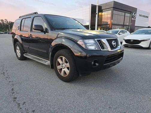 Super Black Metallic 2008 Nissan Pathfinder 2WD 4dr V6 SE