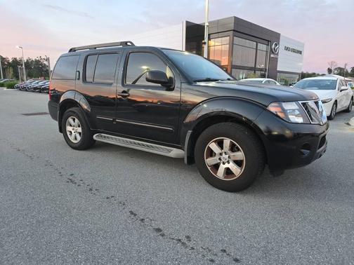 Super Black Metallic 2008 Nissan Pathfinder 2WD 4dr V6 SE
