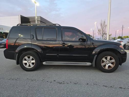 Super Black Metallic 2008 Nissan Pathfinder 2WD 4dr V6 SE