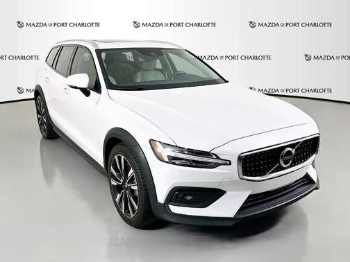 2021 Volvo V60 Cross Country T5