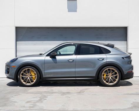 Vanadium Grey Metallic 2026 Porsche Cayenne Turbo GT