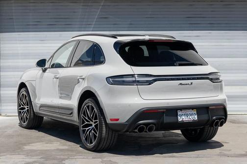 2022 Porsche Macan S