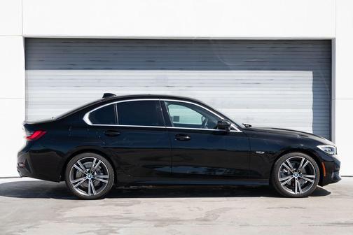 Jet Black 2022 BMW 330e 330e iPerformance